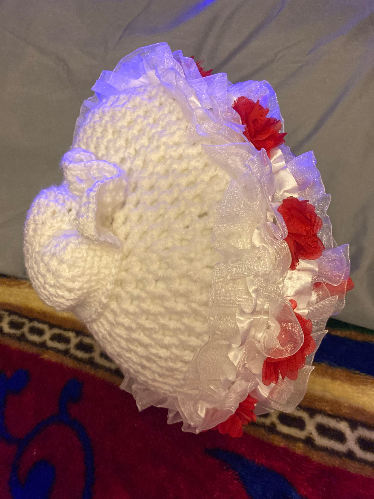 SOLD -  WHITE ROYAL ROSES WEDDING PILLOW