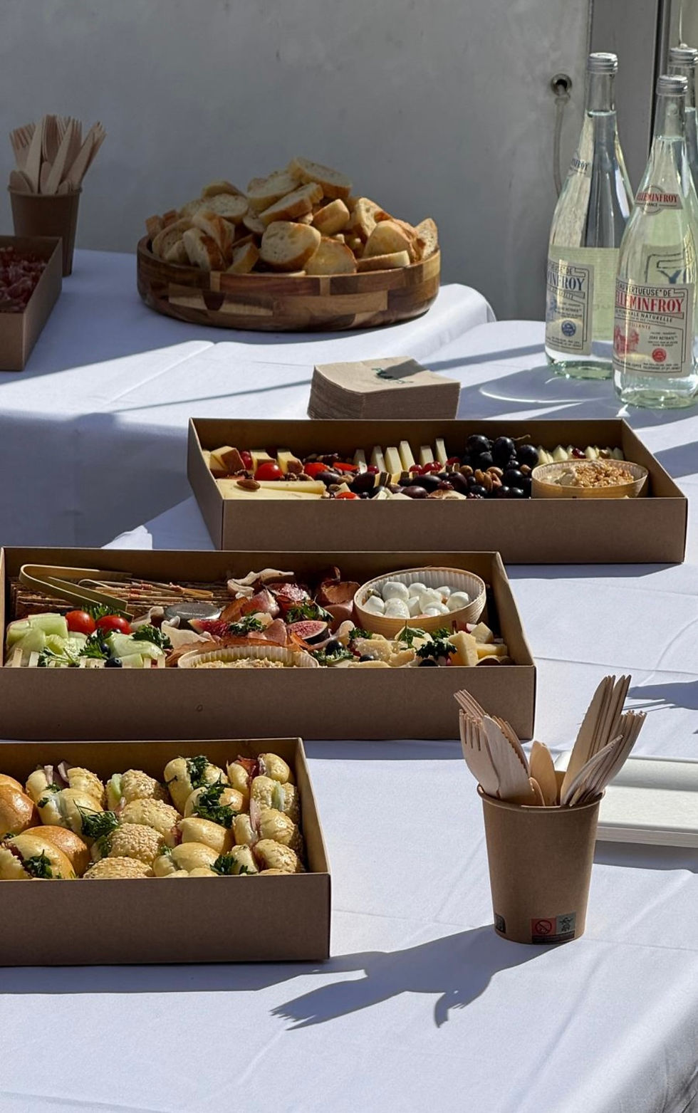 Platto : une offre traiteur discrète et sans contrainte pour des obsèques.