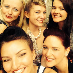 We love a hen party selfie!