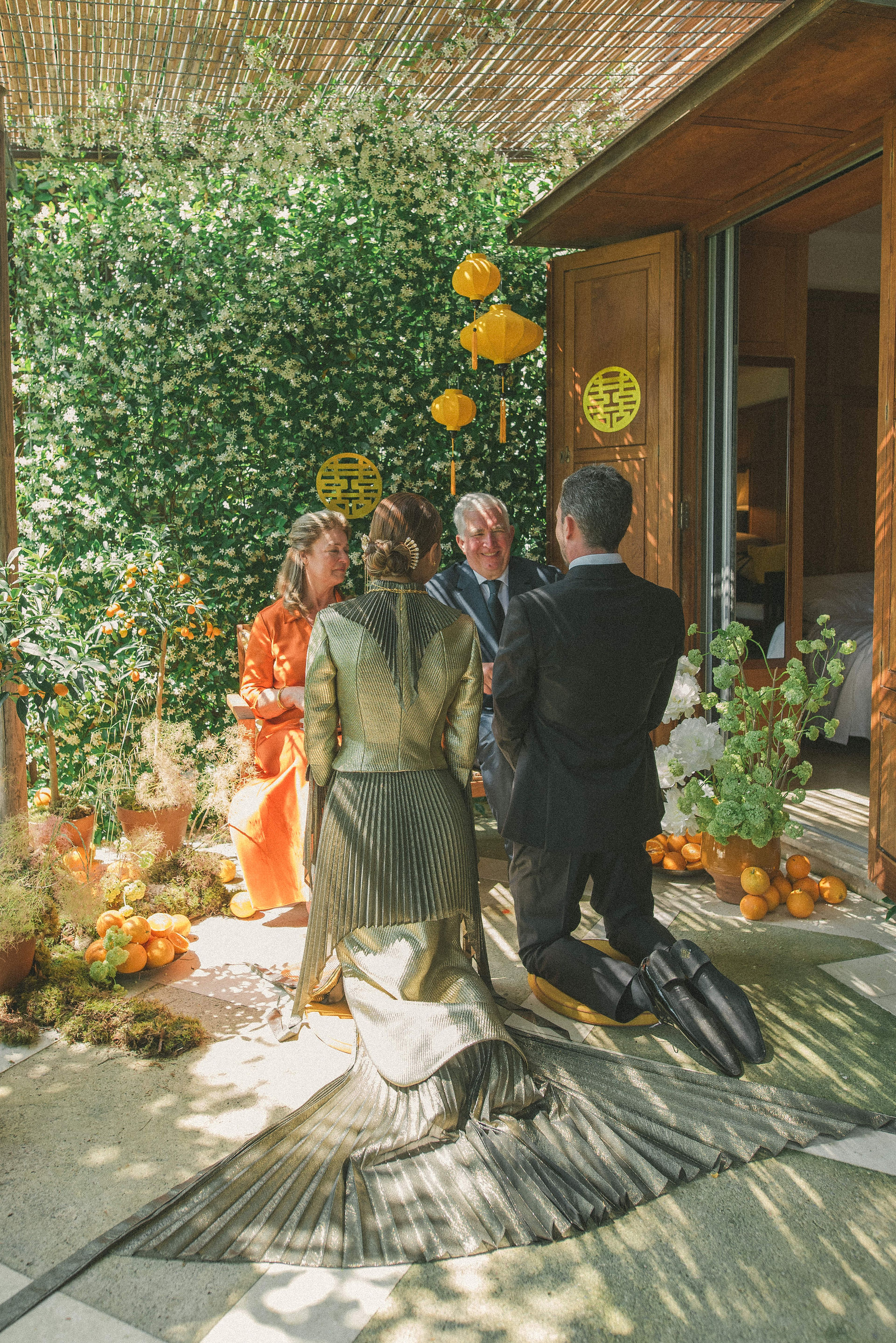modern chinese wedding tea ceremony decor