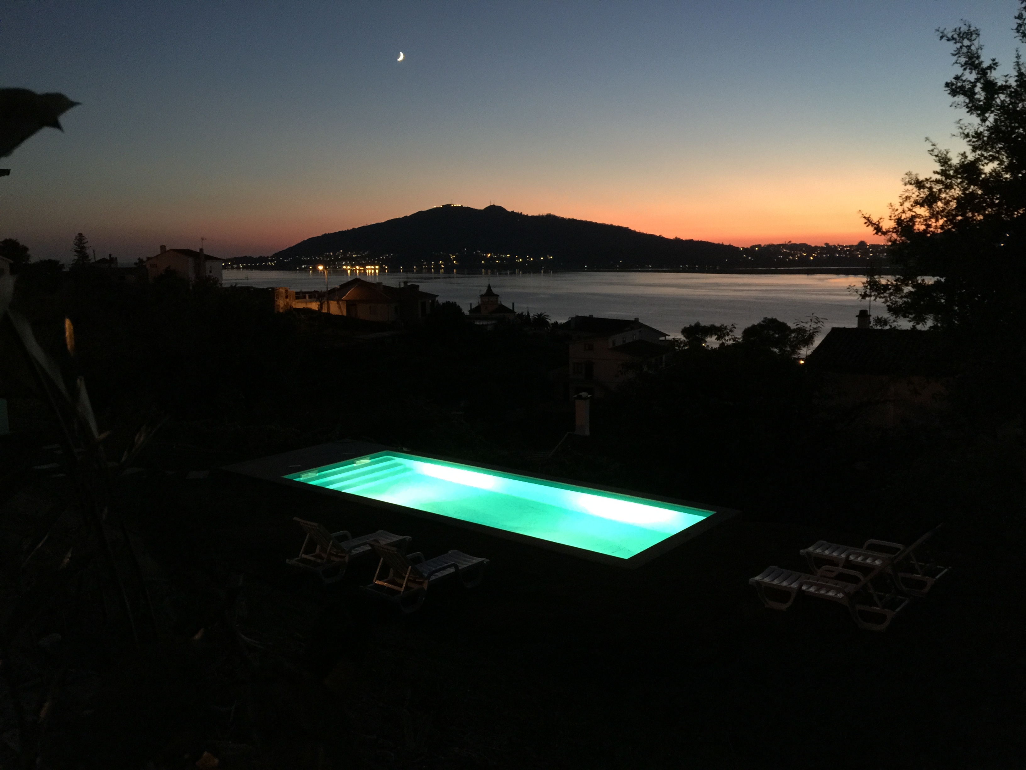 aMaRe vista piscina noite