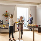 Le Novotel & Ibis Paris La Défense se décrit en 3 mots : décontracté, animé et réconfortant.