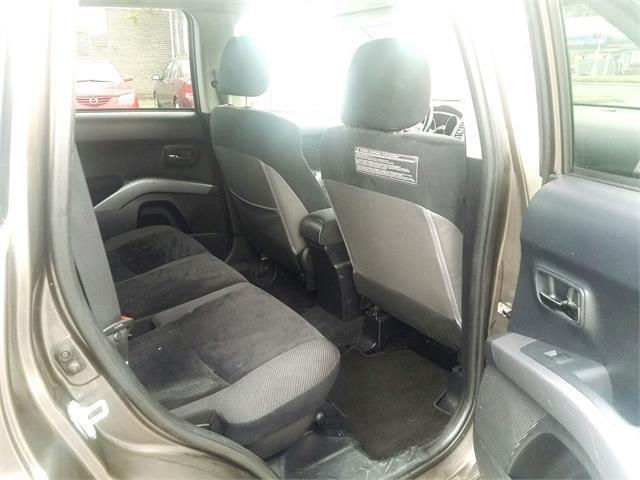 Miniature : 2010 Mitsubishi Outlander
