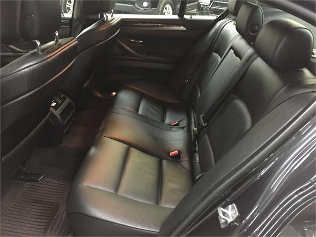 Miniature : BMW 528I XDRIVE 2012