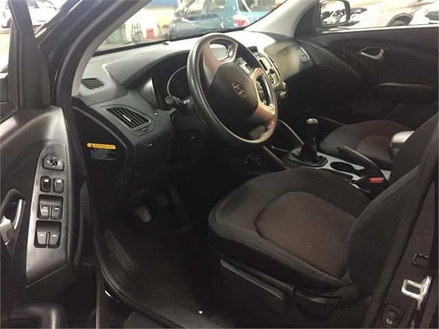 Miniature : HYUNDAI TUCSON GL 2012