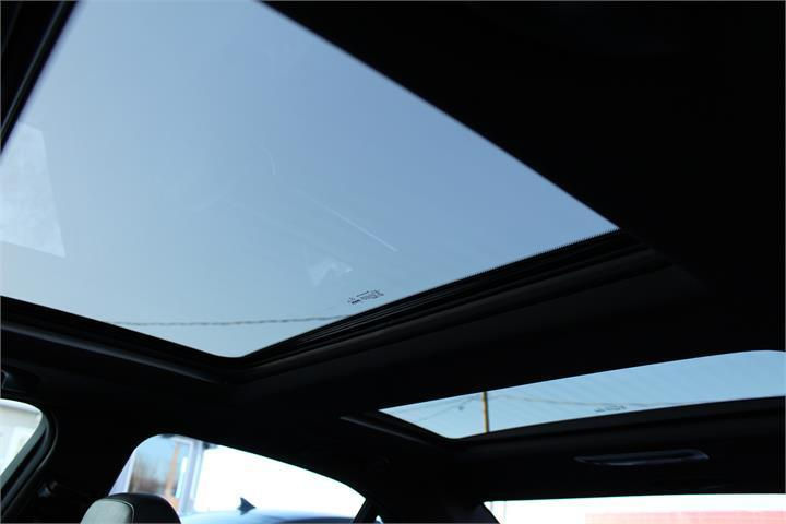 Miniature : 2010 MERCEDES C350 4MATIC/AWD NAVIGATION,TOIT PANORAMIQUE,XENON