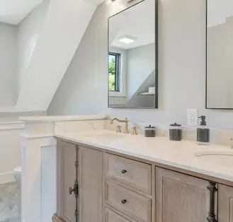 upstairs bathroom 2.webp