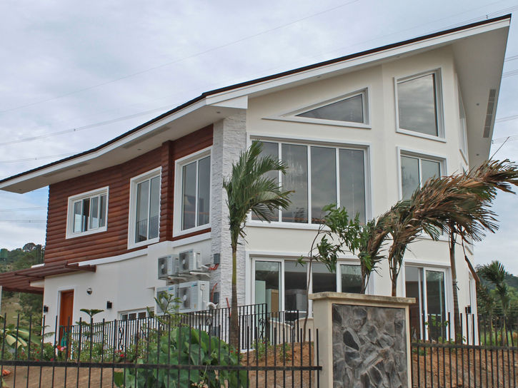 The Hillside Buhagen1.JPG