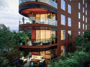 Fachada curva con balcones-terraza de Torre Monarca en Polanco, epítome del lujo; comercialización exclusiva de Engel & Völkers Mexico City.