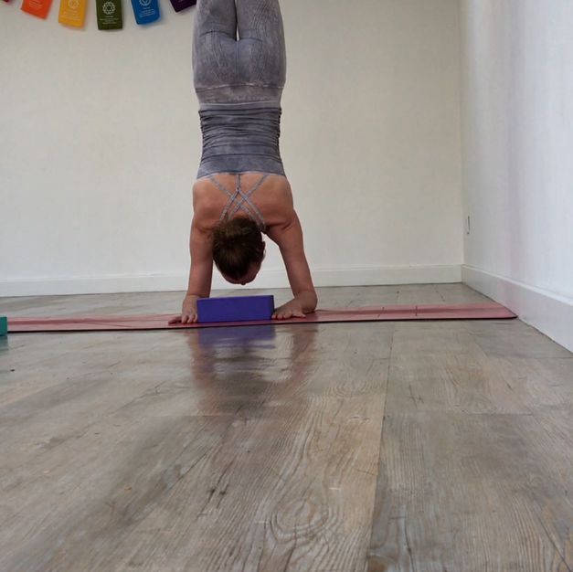 Pincha Mayurasana