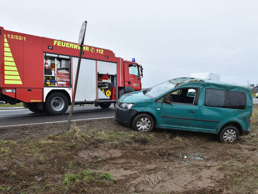 *Update* VW überschlagen: Fahrerflucht nach Unfall auf der L 281 - Zeugen gesucht
