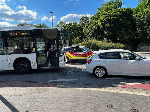 Unfall, Bus, Cebus, BMW, Polizei,
