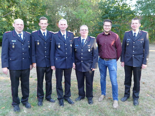 Jahreshauptversammlung und Grillabend der Feuerwehr Beckedorf