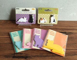 猫をモチーフにした文房具のラインナップ