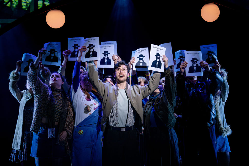 Actors during the show