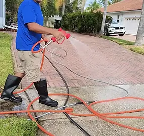 Driveway-pressure-wash-kissimmee (1).webp