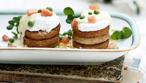 Nemme pocherede æg og endnu nemmere hollandaise til gammel dansk frokostret.