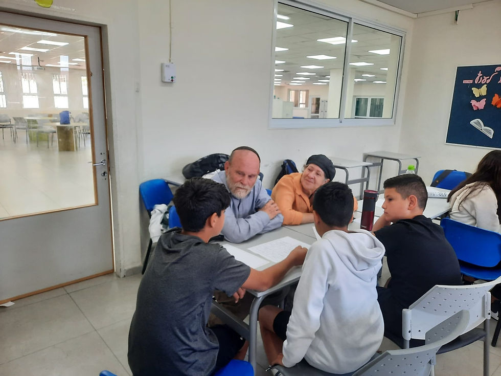 תמונה ממוזערת: סדנת כתיבה בין דורית - מפגש בין דורי