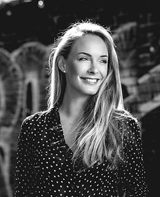 annika_ljas_marketing_parrot-min.jpg