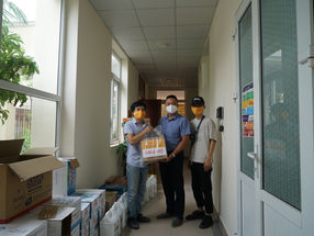 Hội thánh Lời Sự Sống điểm nhóm Bách Khoa ủng hộ người khó khăn vì COVID