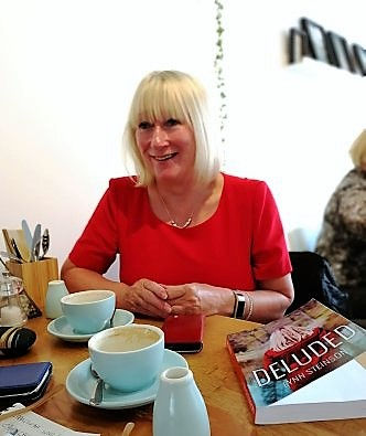 Lyn Steinson portrait.jpg