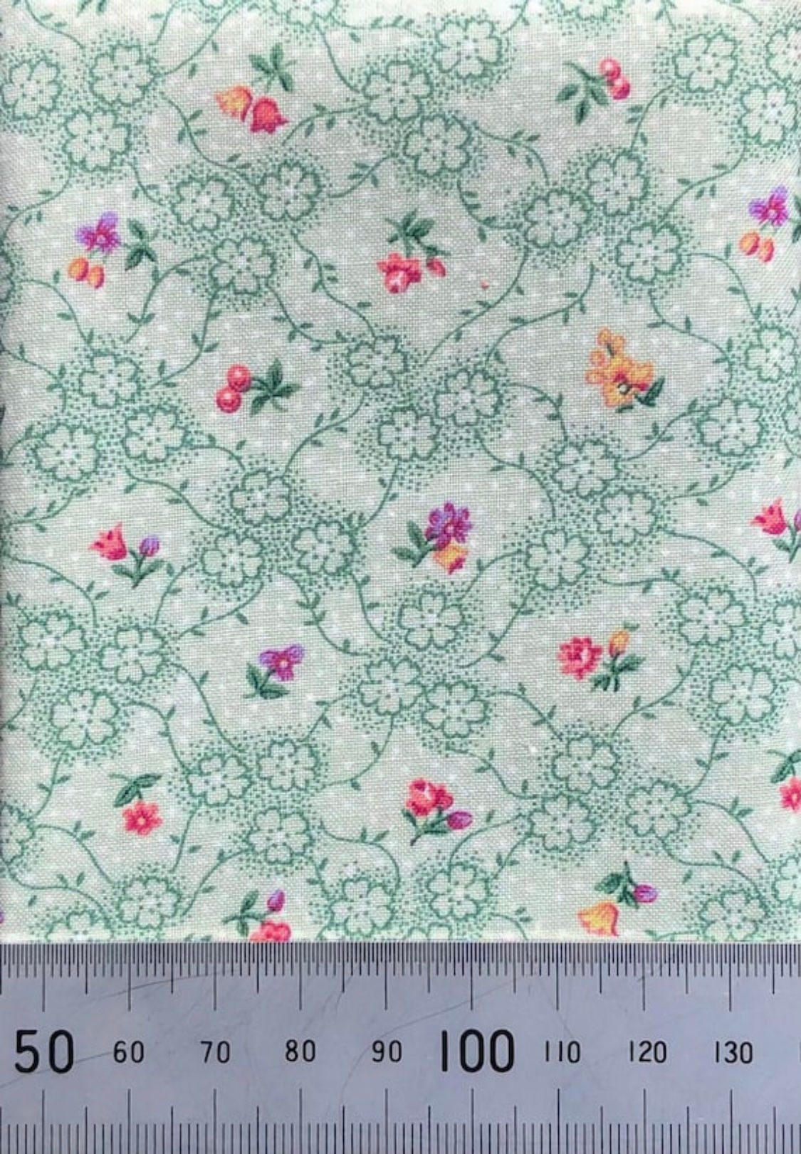 Floral print on green