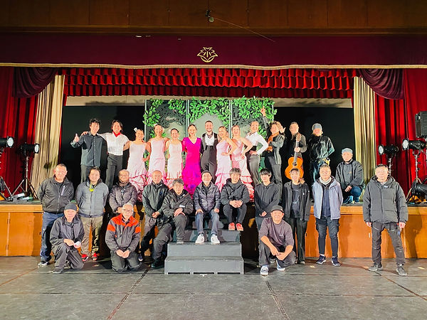 学校公演 集合写真.jpg