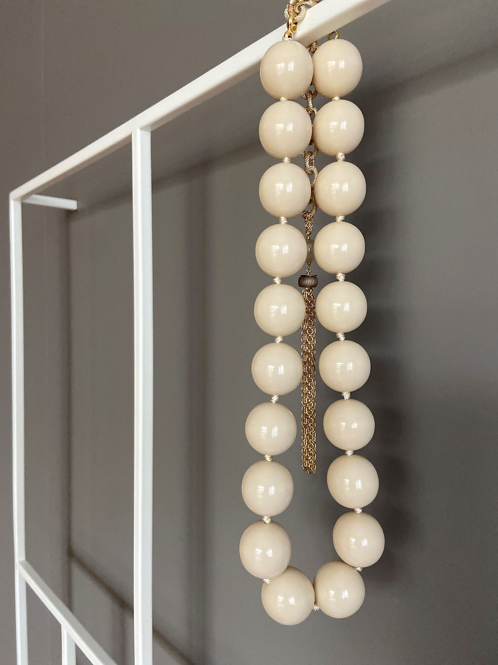 Miniatura: Collana Femme palline beige chiaro