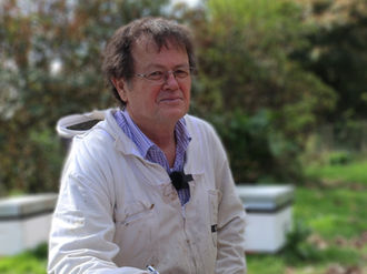 Introducing Dr Mark Goodwin, ‘the Scientific Beekeeper’, and Keeping Records