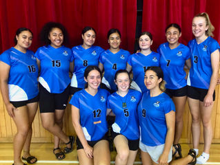 Senior Volleyball Team off to Nationals