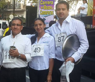 En la Avenida de Mayo
Buena participación de federaenses en una nueva carrera de mozos y camareras