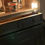 Miniatura: Credenza/libreria in legno "Valmore" di mango invecchiato.