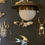 Miniatura: Lampadario a palla in vetro opaline e piatti in metallo dorato "Wow"