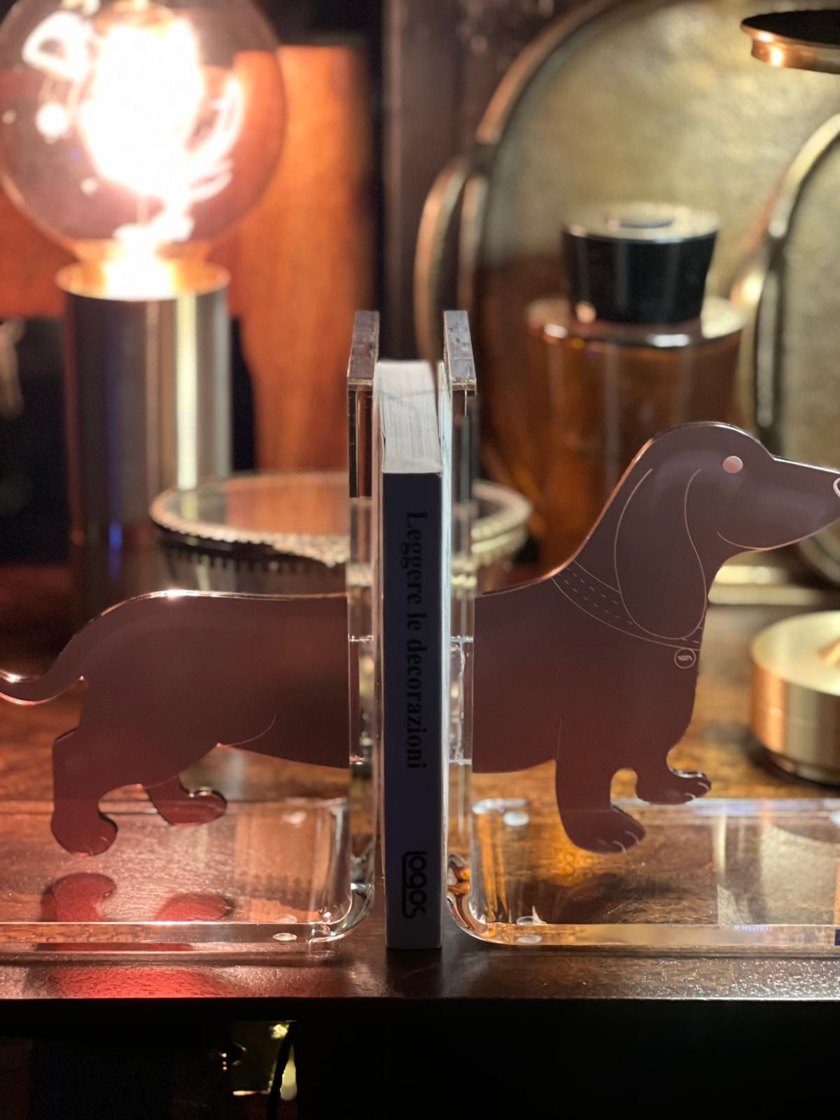 Fermalibri in cristallo acrilico riciclato tagliato laser "Vestotto"