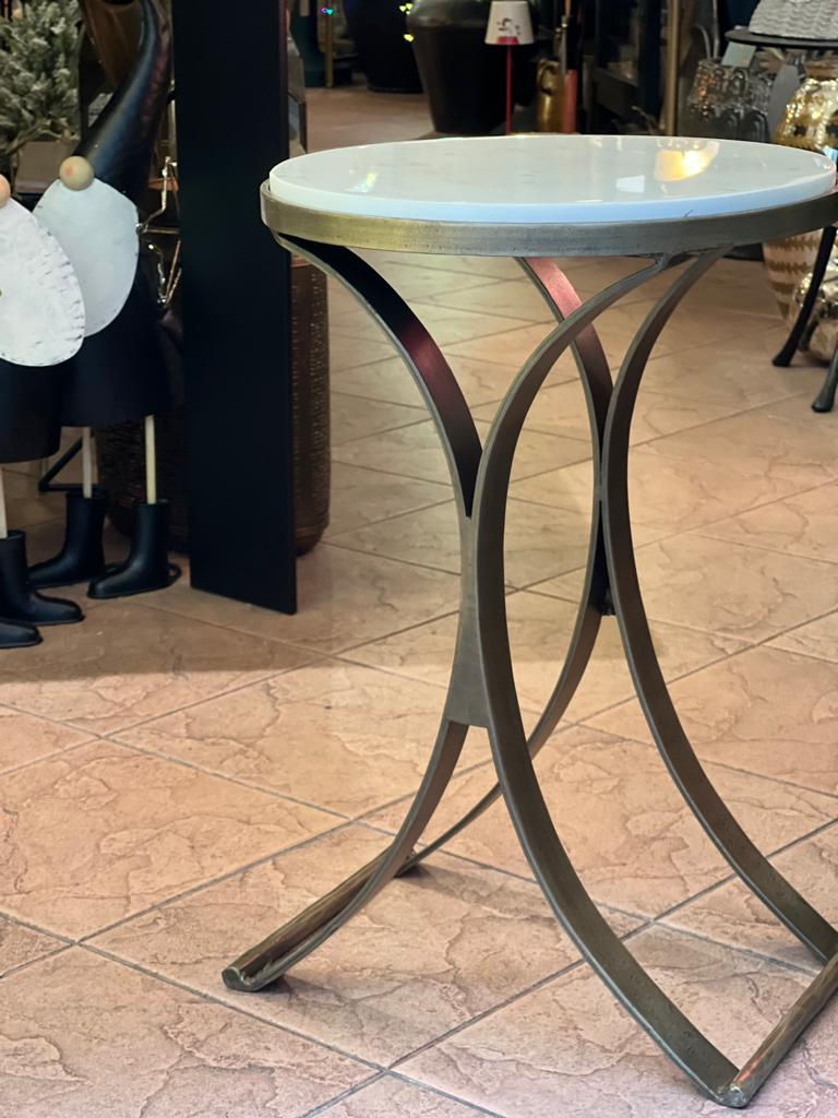 Tavolino piano in marmo con piedi