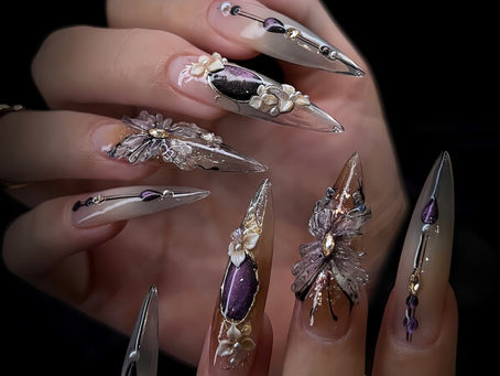 💅 Mẫu Nail Thời Thượng – Vẻ Đẹp Mong Manh Xen Lẫn Mạnh Mẽ Của Quý Cô Hiện Đại