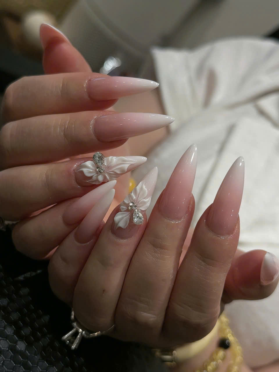 Ethereal and Gentle Nail Designs Like a Muse 🌷