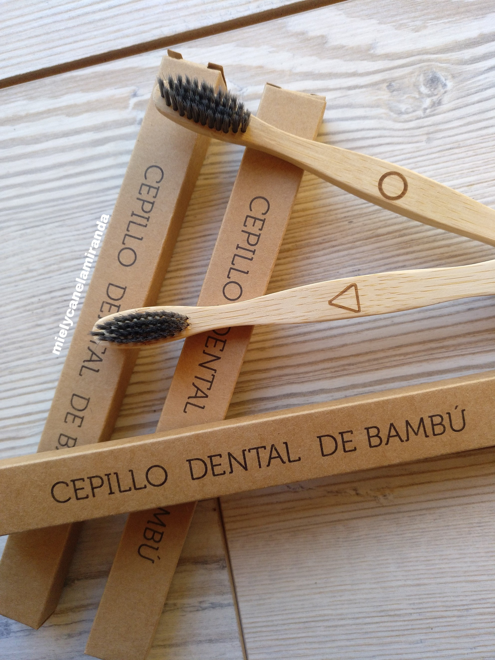 Cepillo dental de bambú