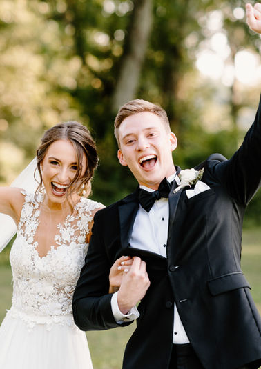 harvest-hollow-wedding-venue-wedding-planner-married-moment