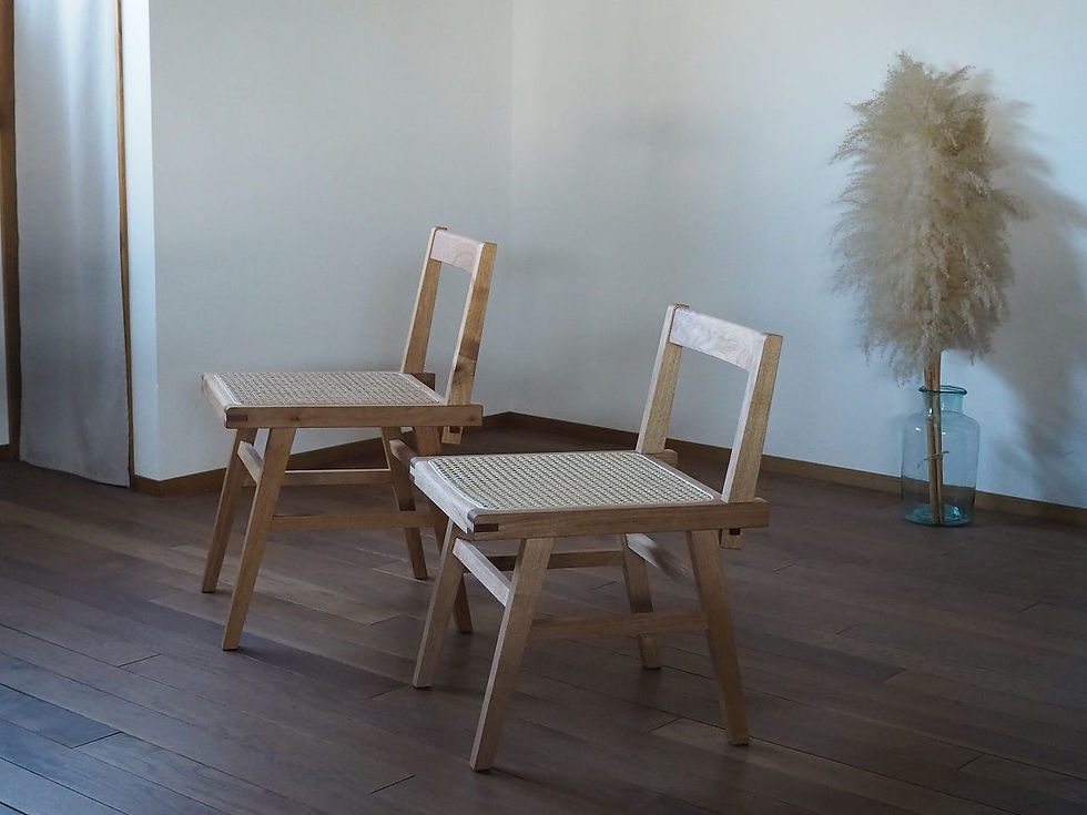 ラタンの低座椅子