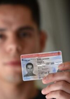 daca-permit-ead-work-permit-clean-e1429473025320-300x241.jpg