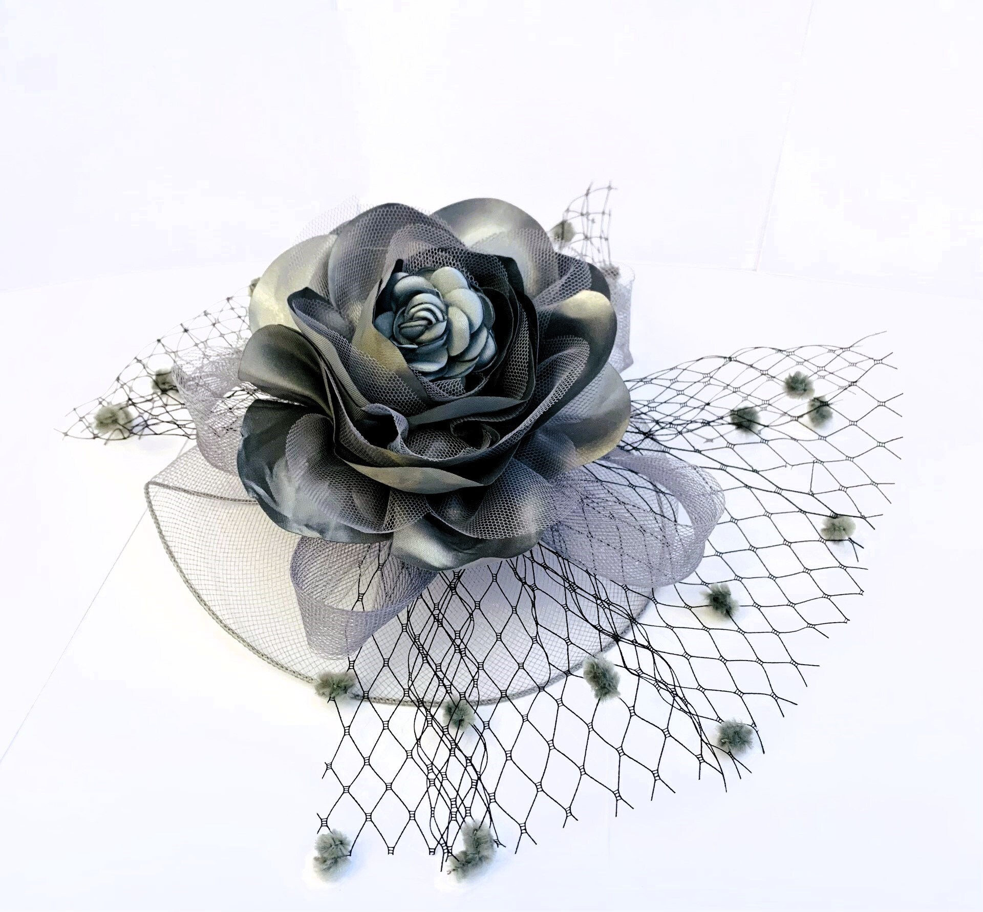 Stunning Hand Finished Silver Grey & Diamante Flower Wedding Bridal Fascinator