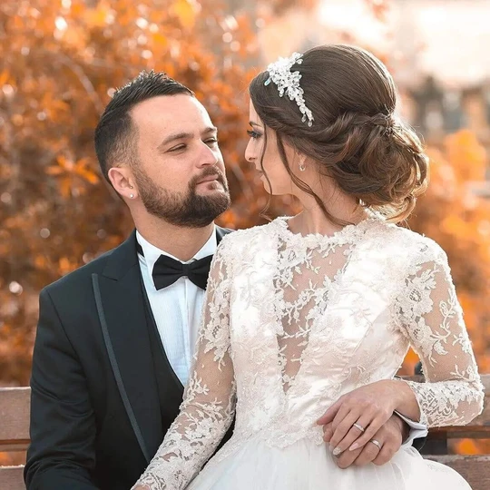 Beautiful couple posing on their wedding day