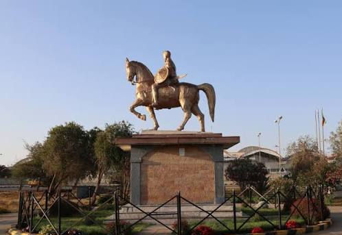 La statue d'Alula Aba Nega, général éthiopien du Tigré, devant l'aéroport de Mekele, capitale de la région du Tigré, le 25 juin 2021. AFP -