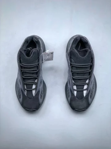 Thumbnail: Adidas Yeezy 700 v3