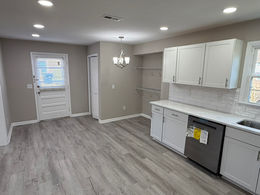 315 Creekway - eat-in kitchen area