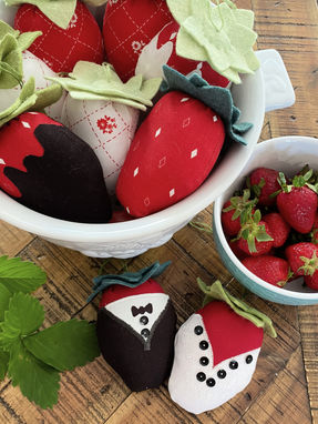 Strawberry Stuffie: Craft Tutorial Pattern
