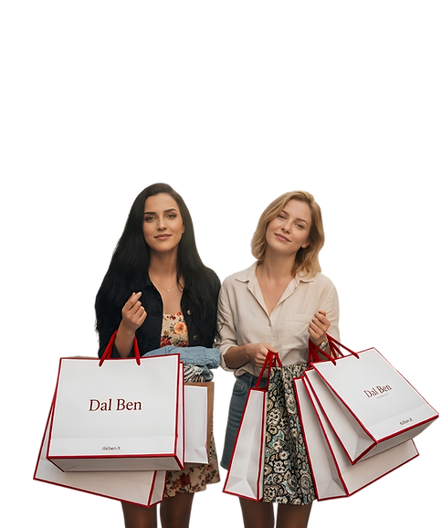 Banner promozionale con modelle in posa, sovrapposizione grafica testo " Per la giornata dell'amicizia, se venite in due, l'amicizia paga"