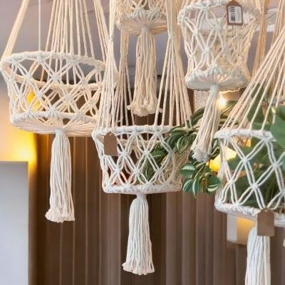 Cache Pot Suspendu en Macramé