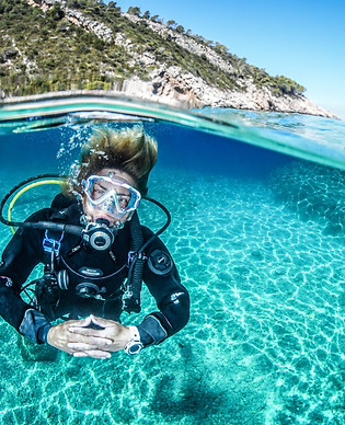 Dive Image-11-min.jpg